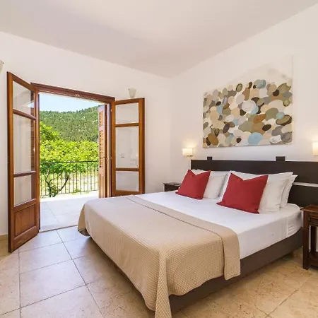 Lemonia Villa *